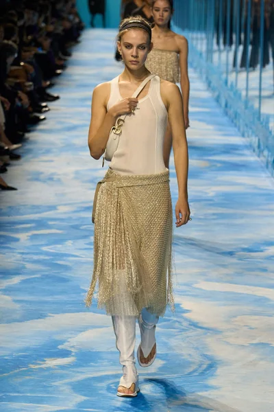 Look 65
